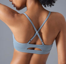 Cargar imagen en el visor de la galería, Sport bra active
