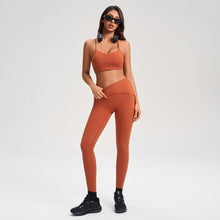 Cargar imagen en el visor de la galería, Sport bra luna
