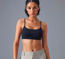 Cargar imagen en el visor de la galería, Sport bra active
